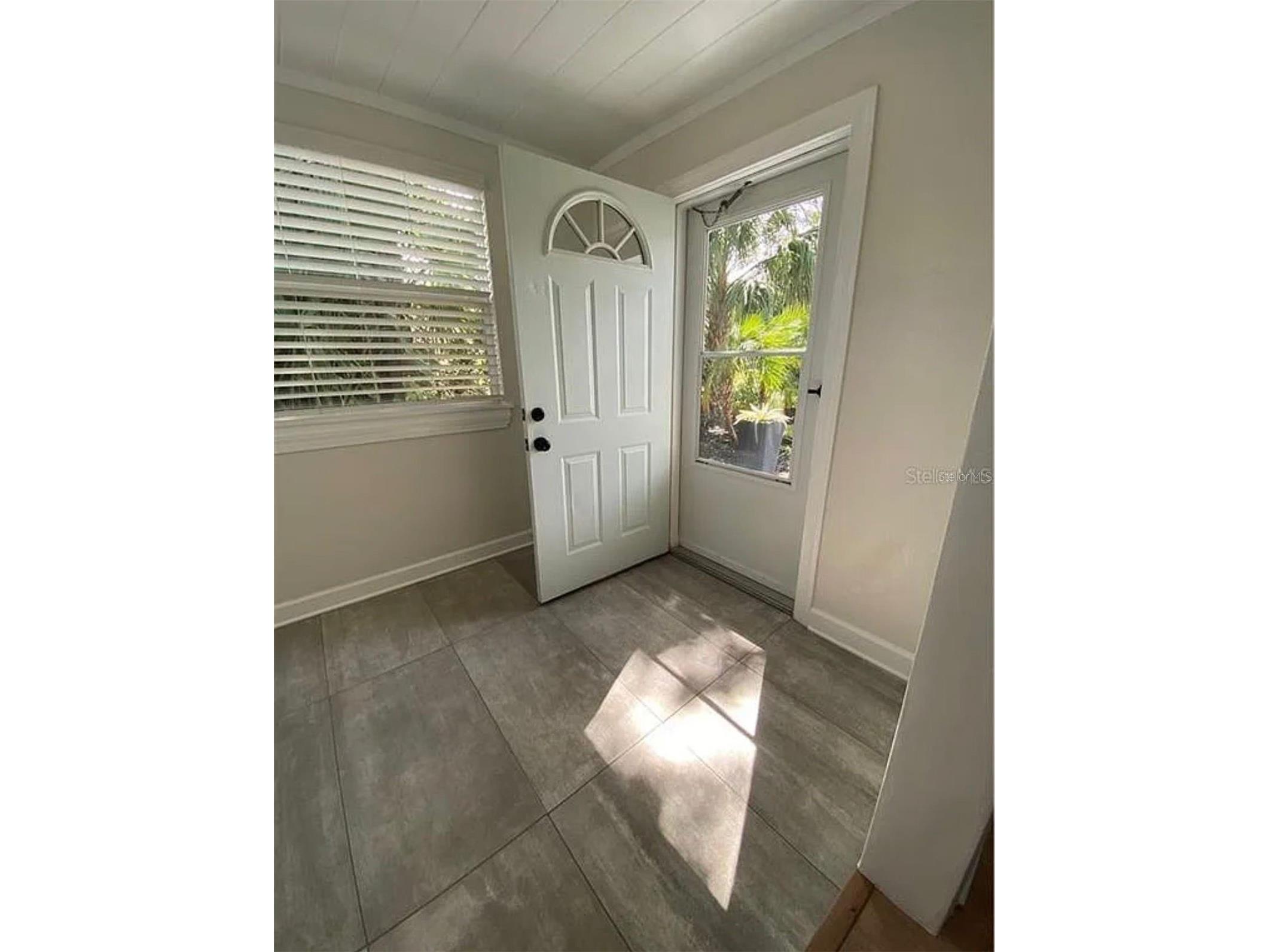 4133 3rd Avenue N Saint Petersburg FL 33713 TB8467966 image3