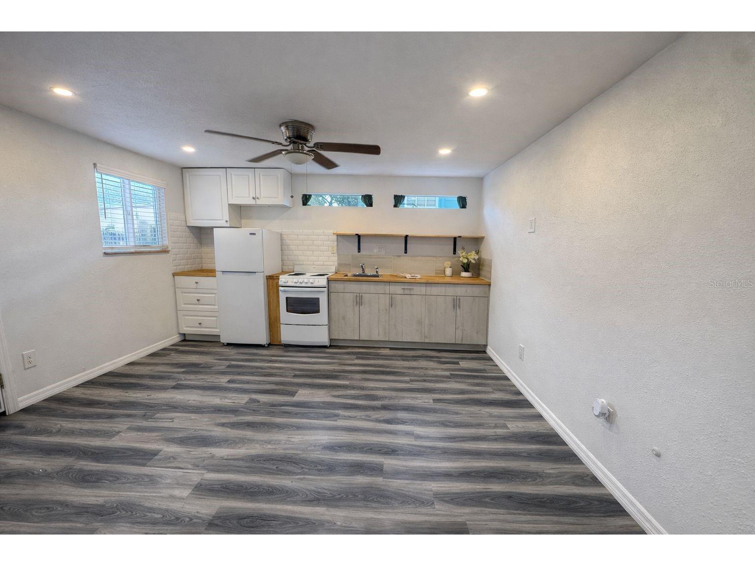 4133 3rd Avenue N Saint Petersburg FL 33713 TB8467966 image45