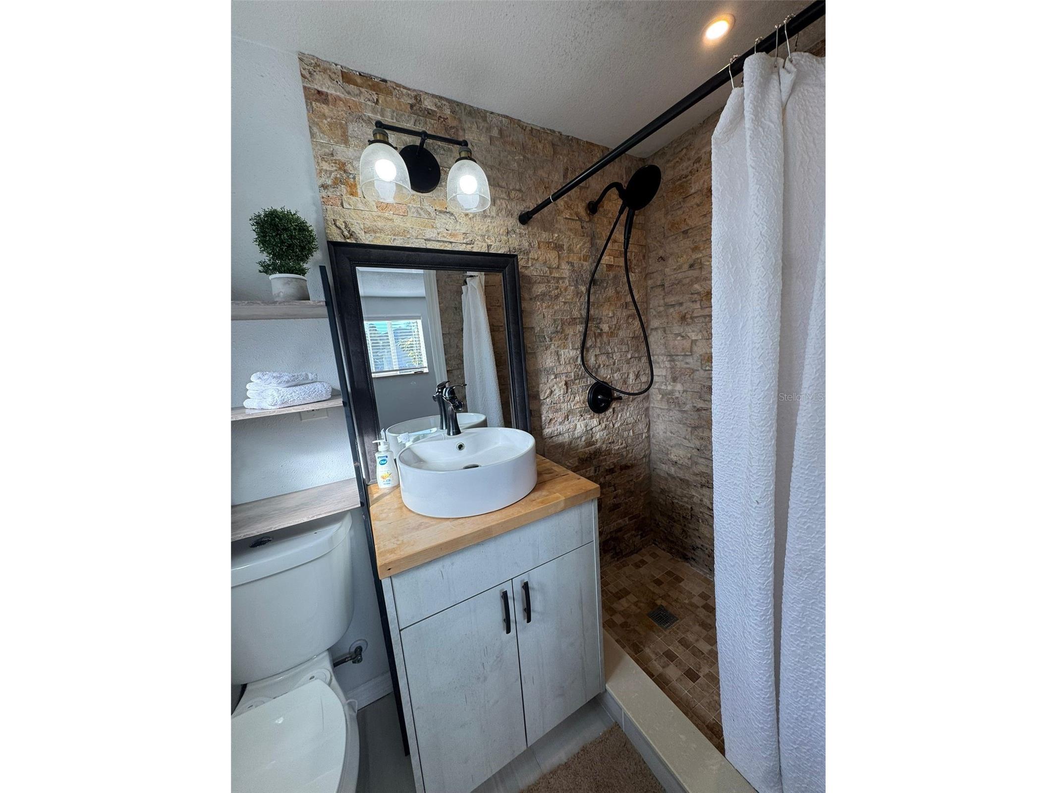 4133 3rd Avenue N Saint Petersburg FL 33713 TB8467966 image51