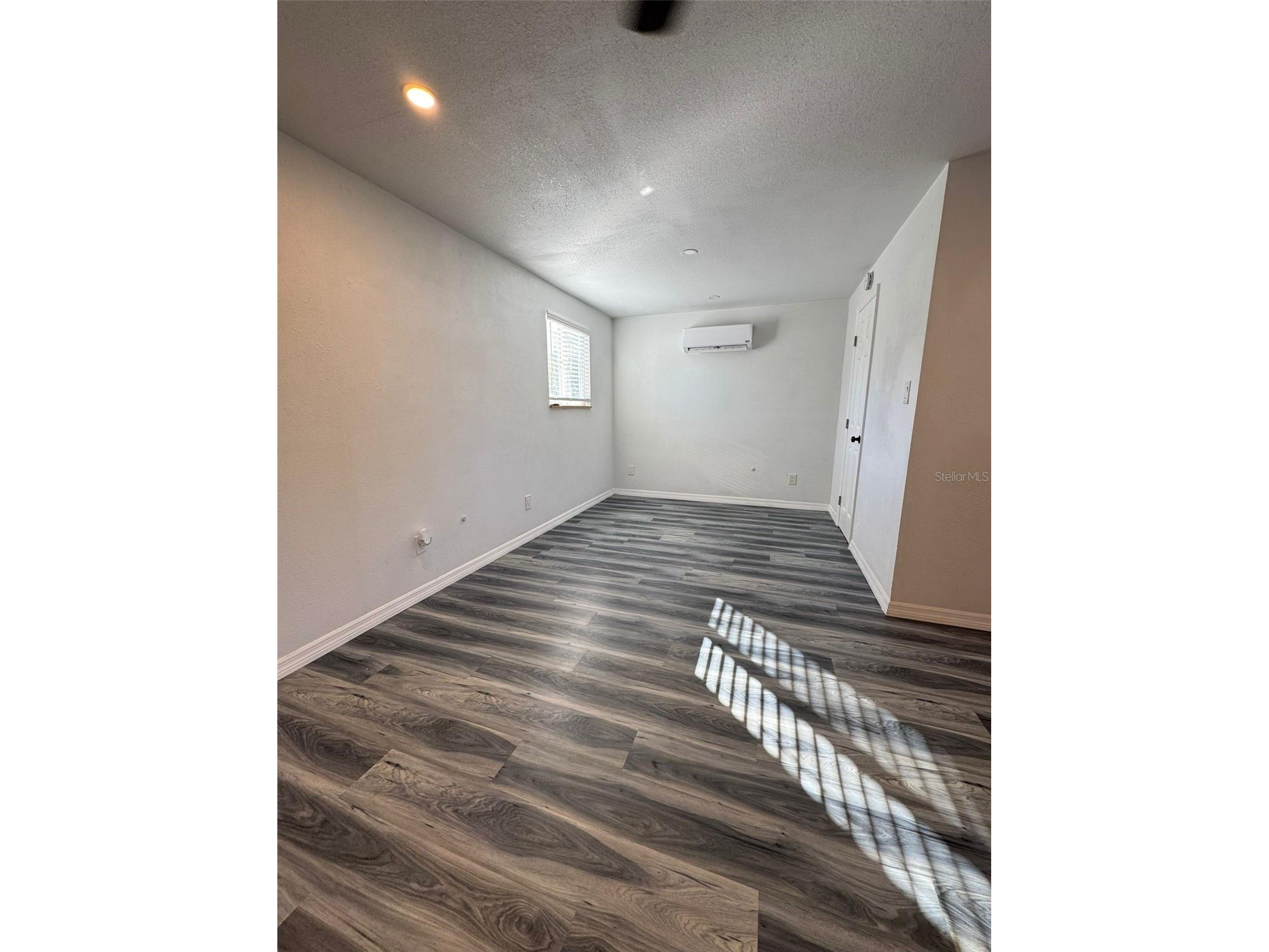 4133 3rd Avenue N Saint Petersburg FL 33713 TB8467966 image54