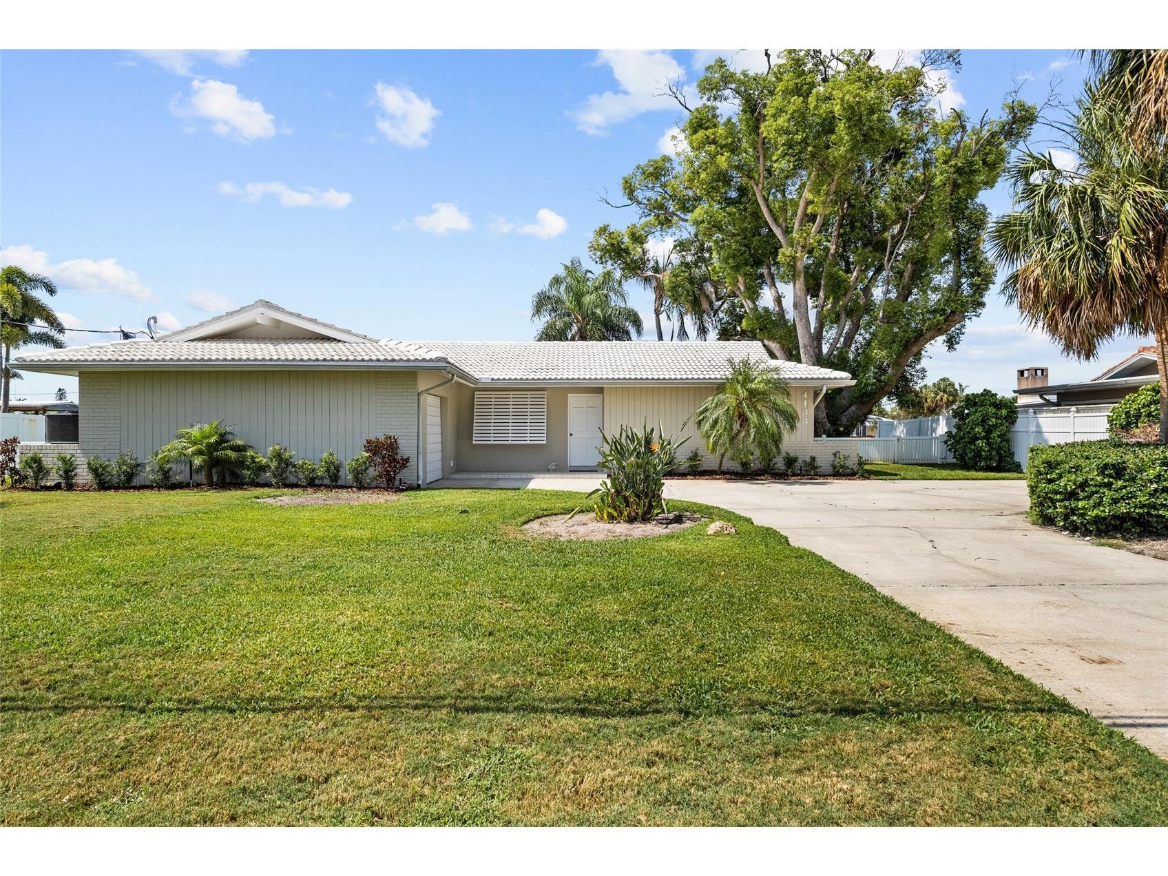 4133 49th Avenue S Saint Petersburg FL 33711 TB8512982 image2
