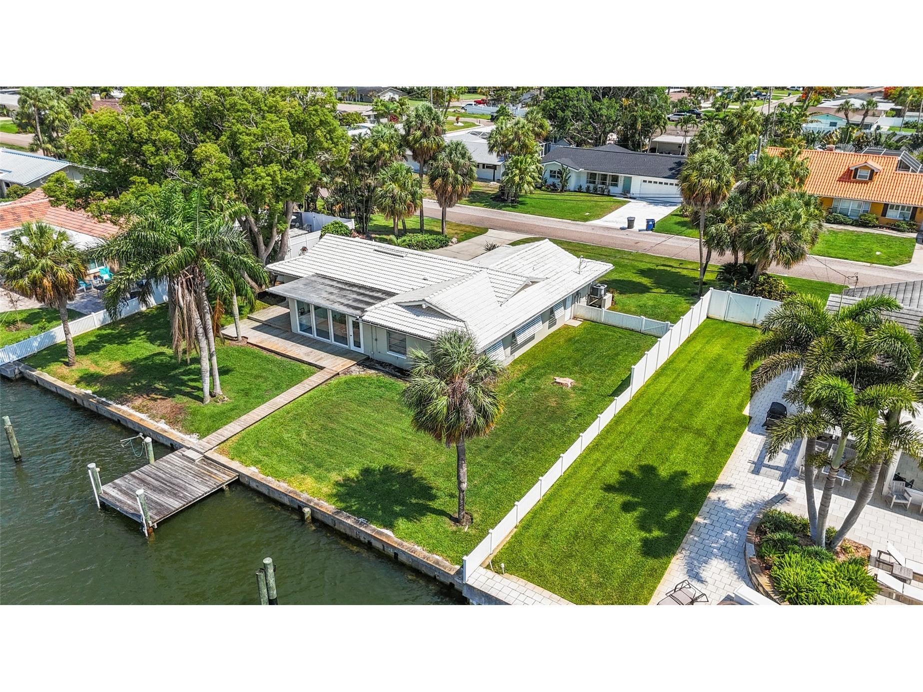 4133 49th Avenue S Saint Petersburg FL 33711 TB8512982 image27
