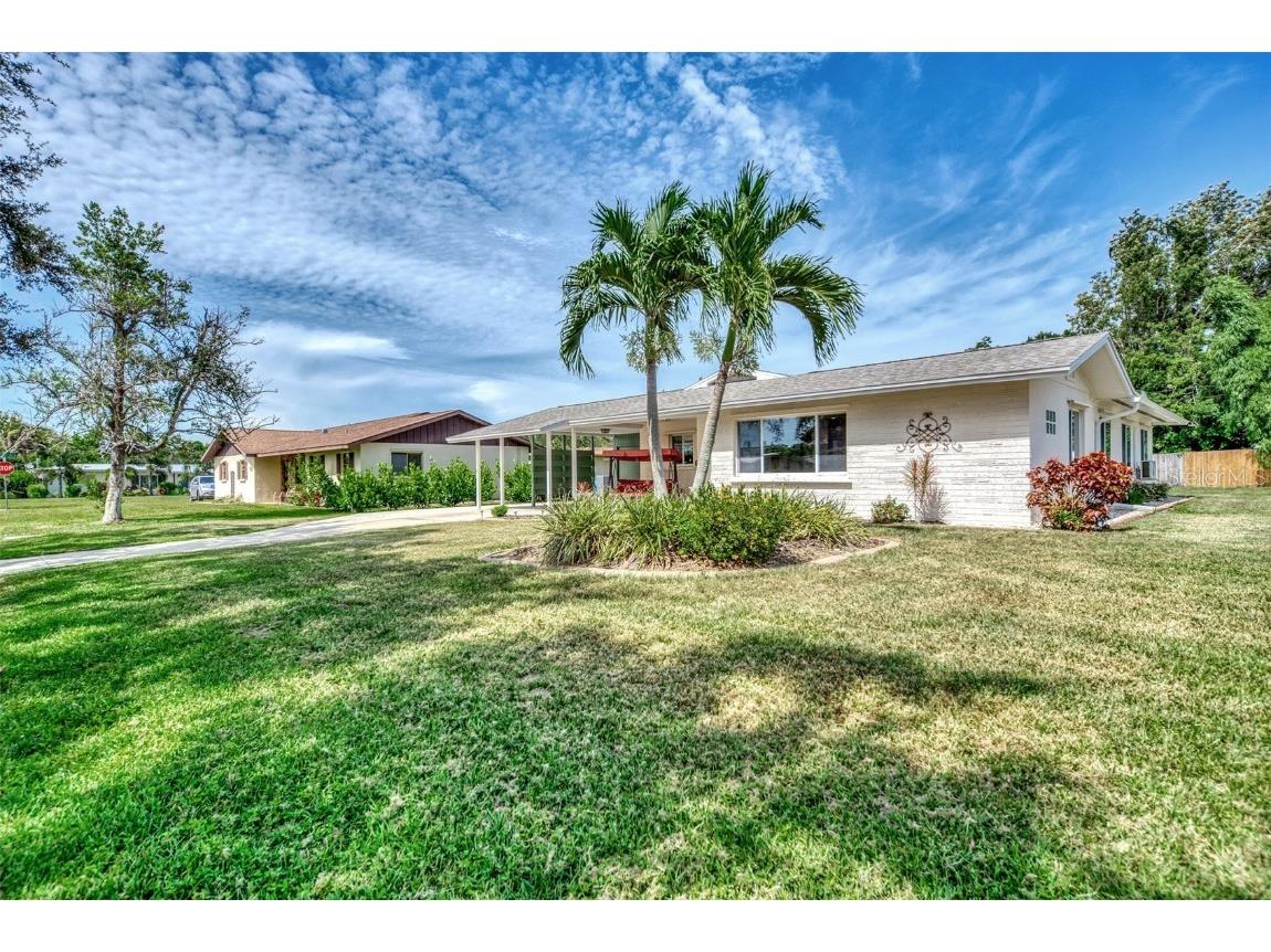 4135 Deerfield Drive Sarasota FL 34233 A4580159 image1