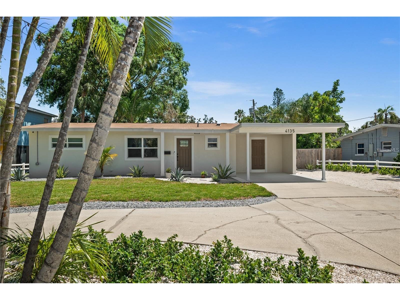 4135 Shore Acres Boulevard NE Saint Petersburg FL 33703 W7883747 image1