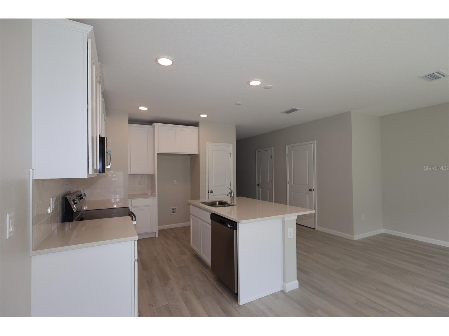 4136 Campsite Loop Orlando FL 32824 O6352119 image2