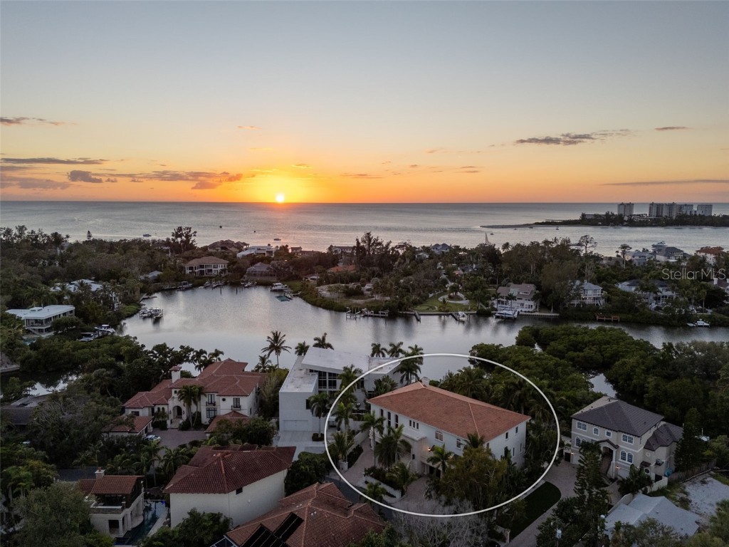 4136 Roberts Point Circle Sarasota FL 34242 - NETTIE BAYOU A4670896 image4