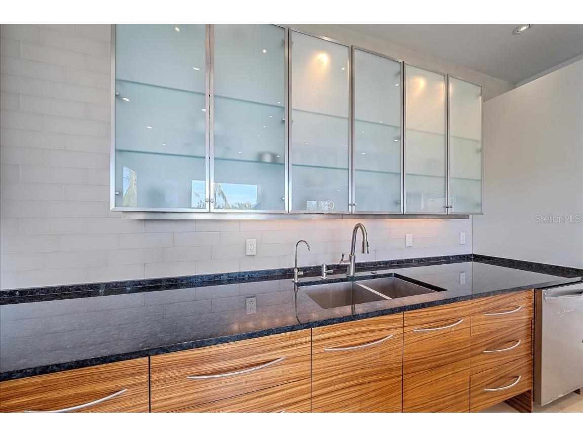 4136 Roberts Point Circle Sarasota FL 34242 - NETTIE BAYOU A4670896 image41