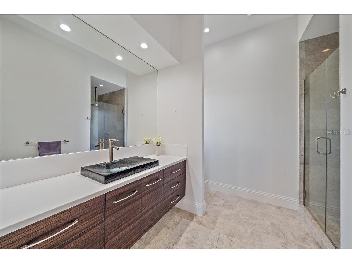 4136 Roberts Point Circle Sarasota FL 34242 - NETTIE BAYOU A4670896 image56