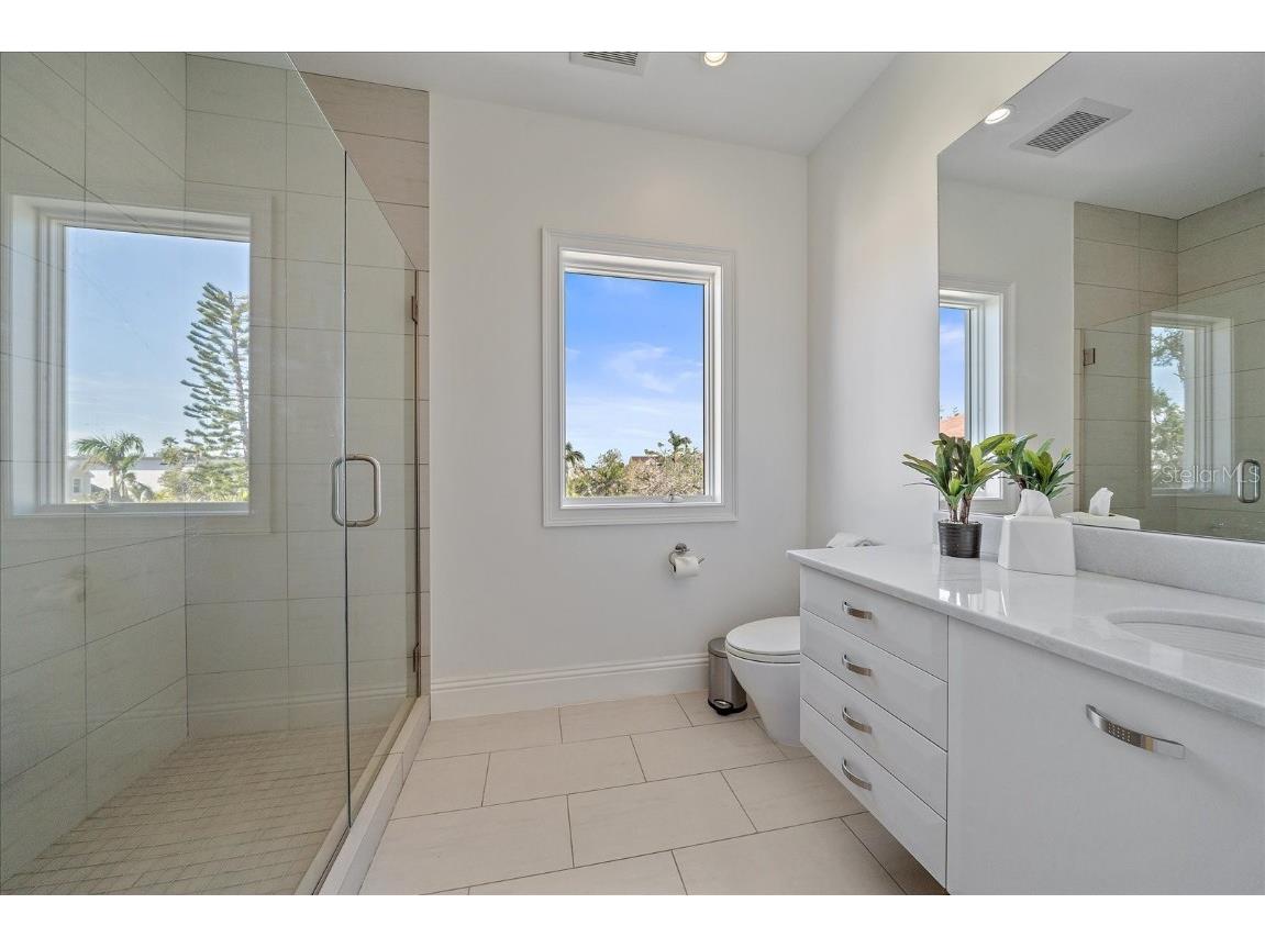 4136 Roberts Point Circle Sarasota FL 34242 - NETTIE BAYOU A4670896 image72