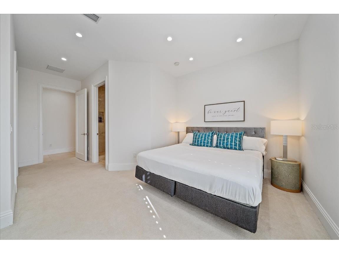 4136 Roberts Point Circle Sarasota FL 34242 - NETTIE BAYOU A4670896 image76