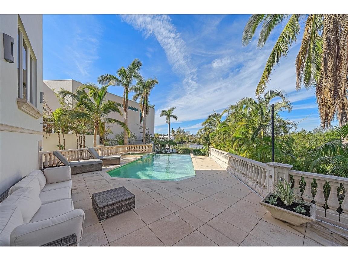 4136 Roberts Point Circle Sarasota FL 34242 - NETTIE BAYOU A4670896 image9