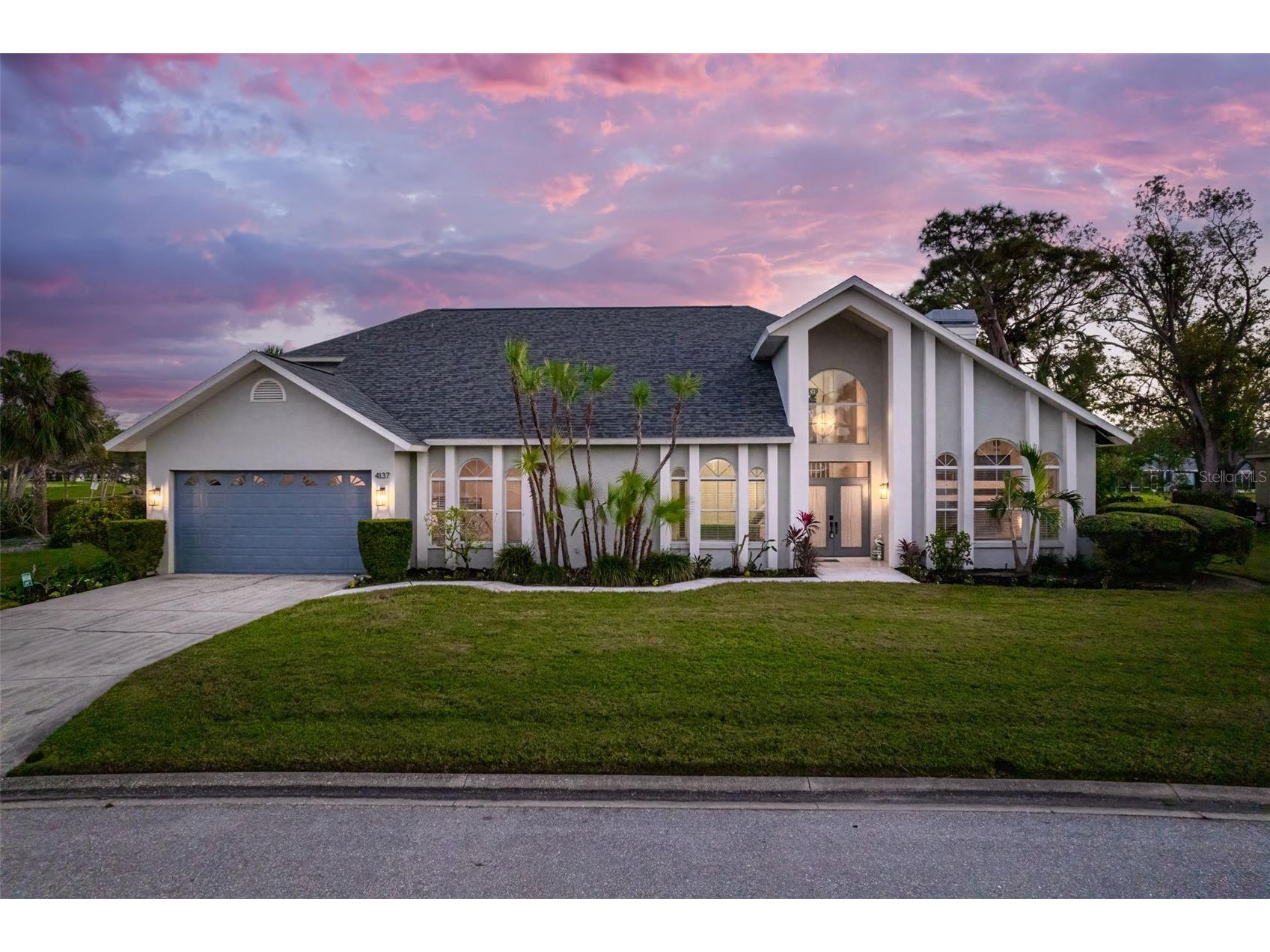 4137 Pinar Drive Bradenton FL 34210 A4678990 image1