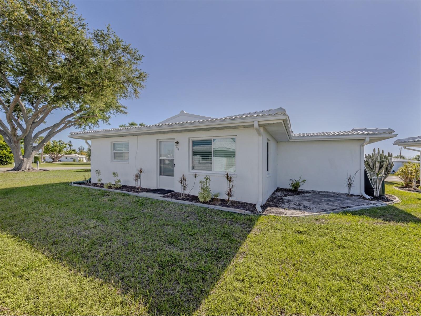414 Circlewood Drive #H2 Venice FL 34293 N6143767 image6