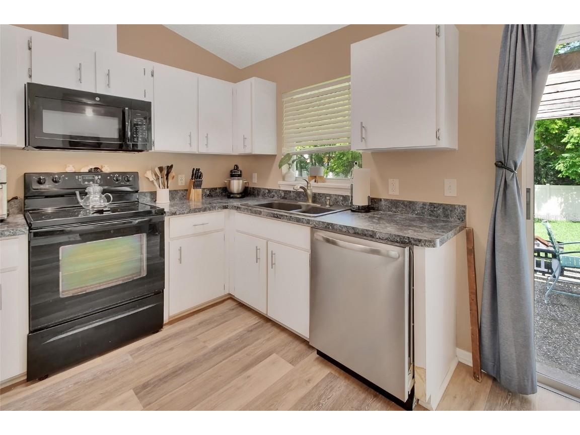 414 Lancaster Avenue Orange City FL 32763 V4943027 image14