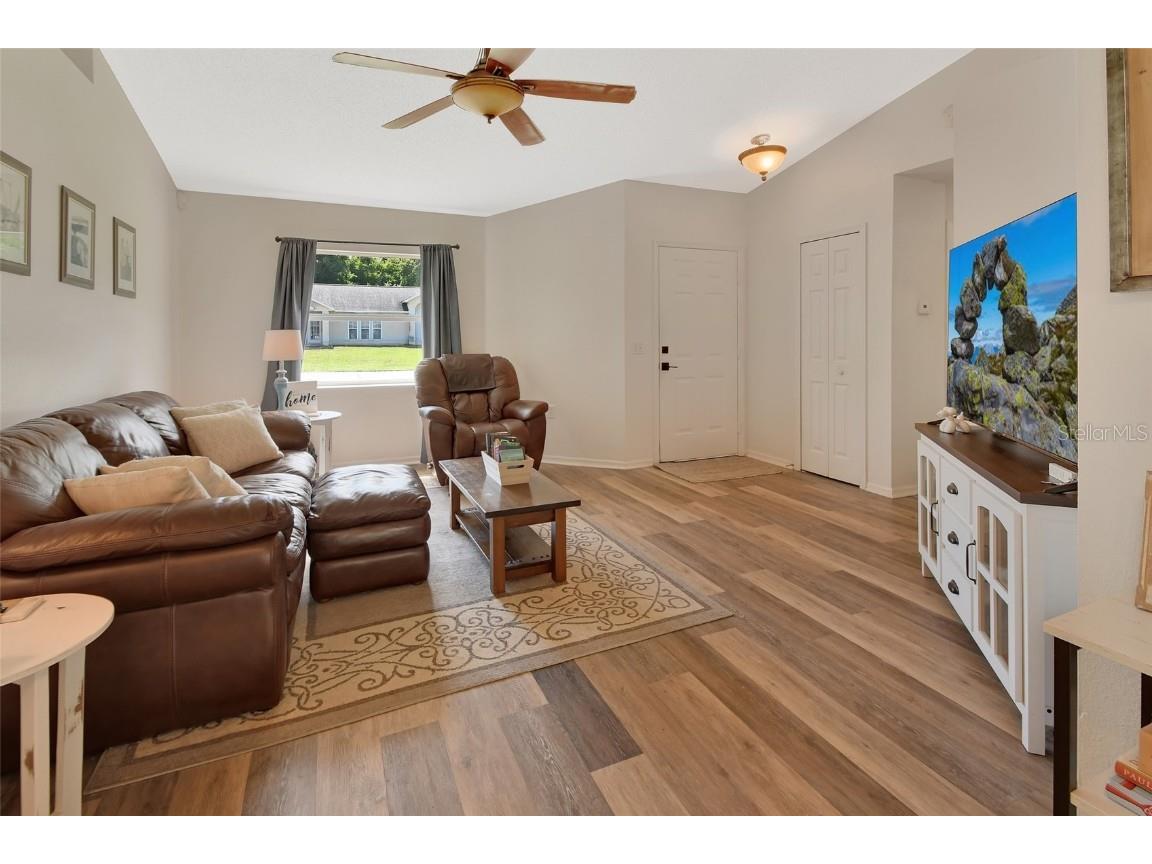 414 Lancaster Avenue Orange City FL 32763 V4943027 image4