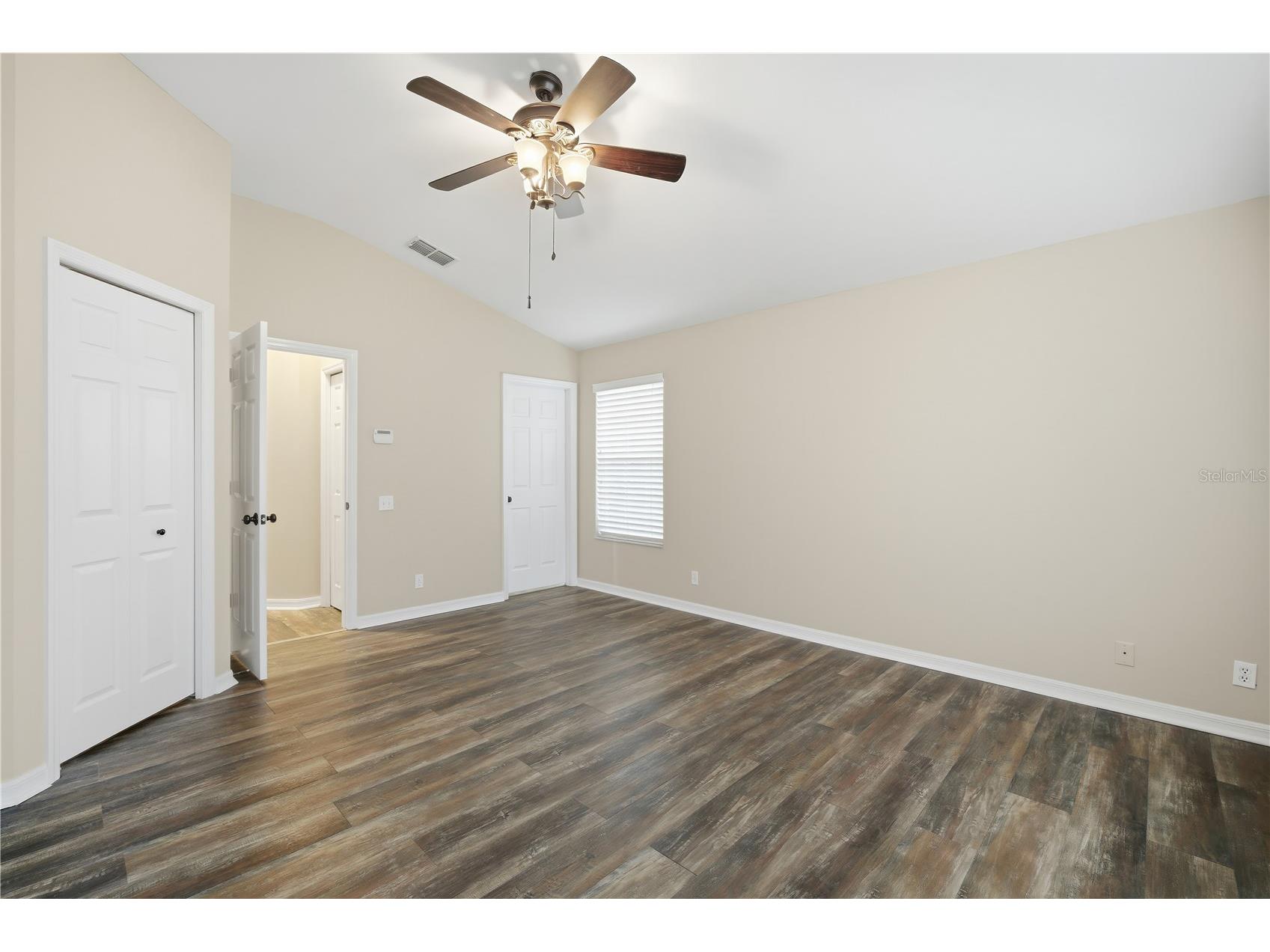 4140 Bismarck Palm Drive Tampa FL 33610 TB8481225 image18