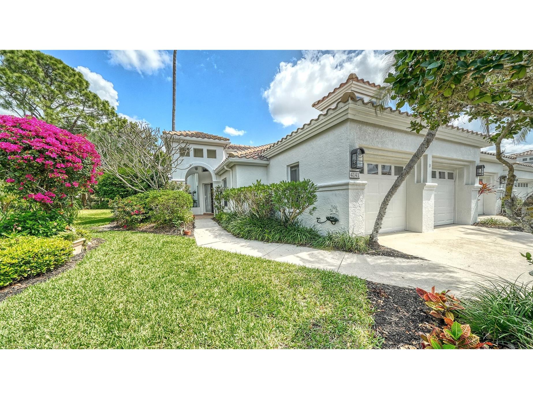 4141 Entrada Court Sarasota FL 34238 A4676474 image2