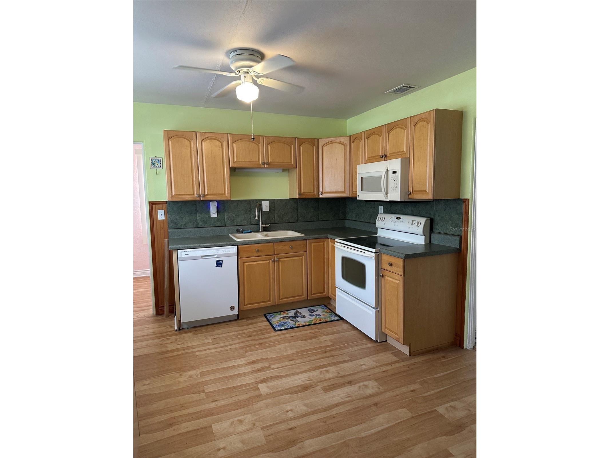 4142 6th Avenue N Saint Petersburg FL 33713 TB8525886 image2