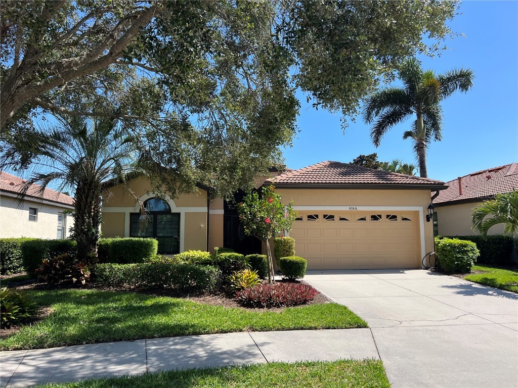 4144 Mackay Falls Terrace Sarasota FL 34243 A4569882 image1
