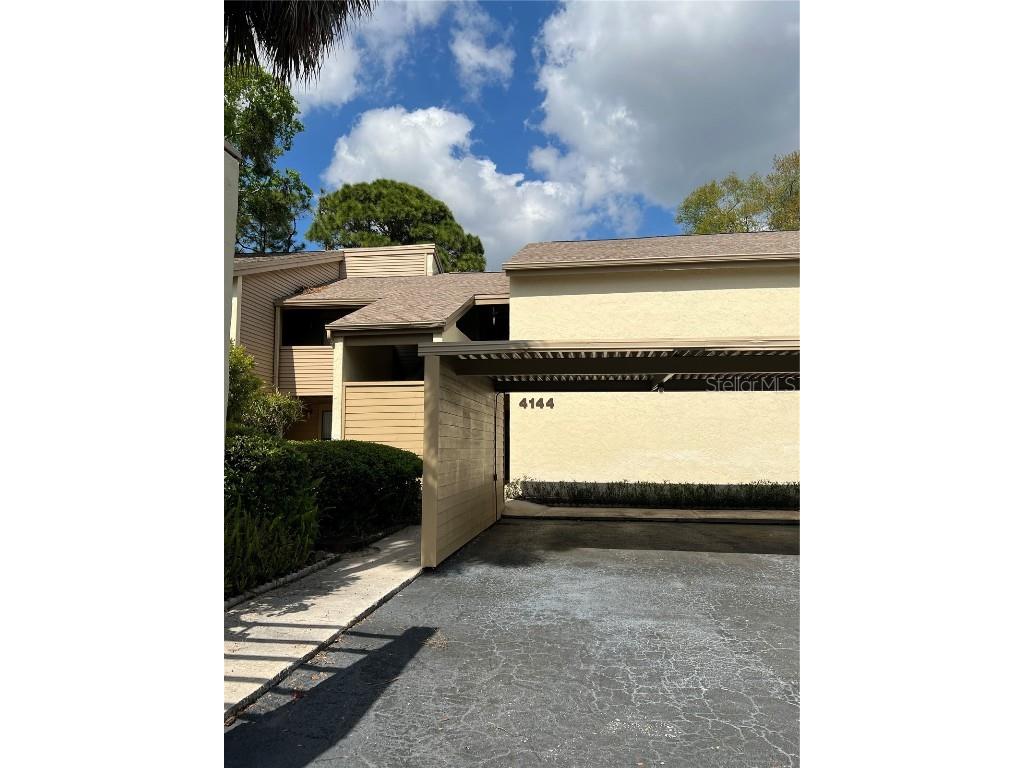 4144 Pinelake Lane #102 Tampa FL 33618 - PINELAKE GARDEN VILLAGE POND T3428066 image1