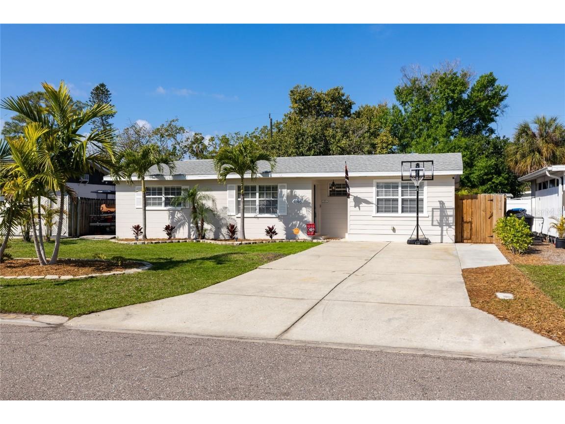 4146 Des Moines Street NE Saint Petersburg FL 33703 U8234842 image1