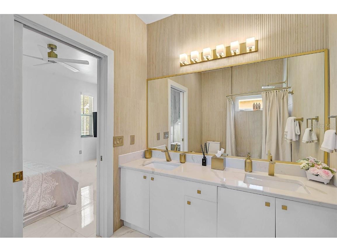 4146 Westbourne Circle Sarasota FL 34238 A4646621 image26