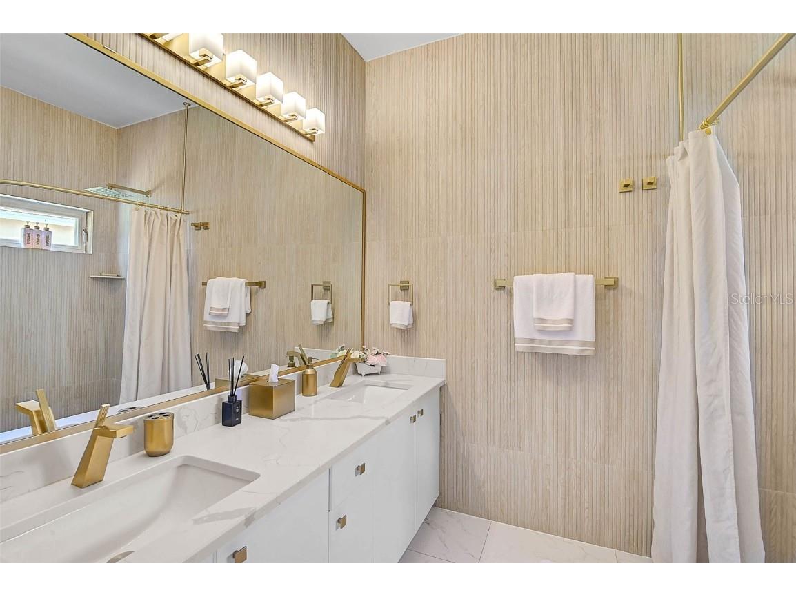 4146 Westbourne Circle Sarasota FL 34238 A4646621 image27