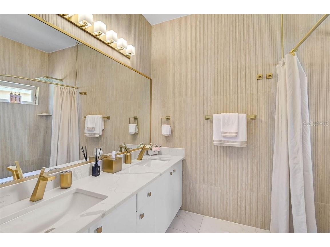 4146 Westbourne Circle Sarasota FL 34238 A4649882 image27