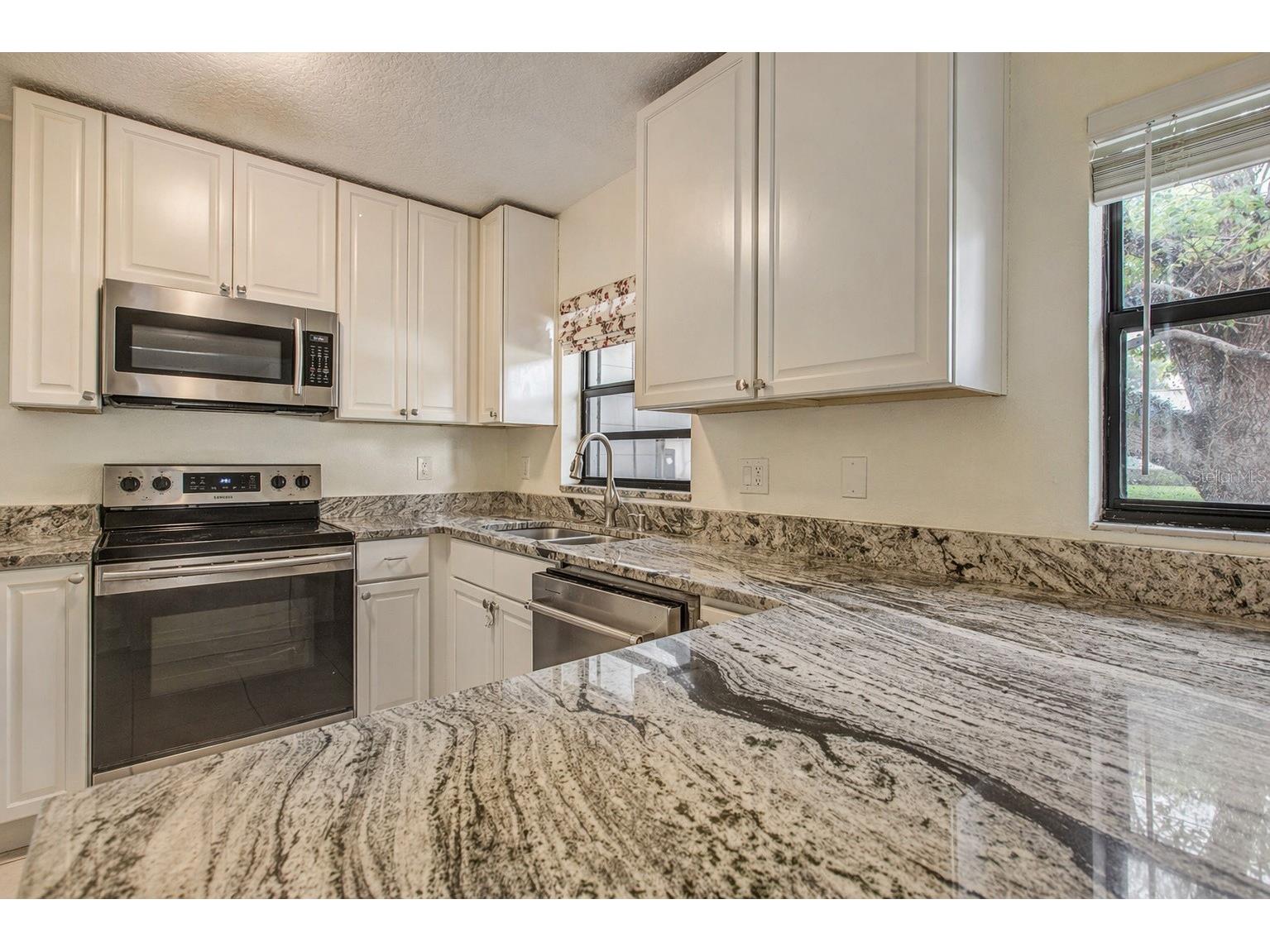 4149 Montrose Court Orlando FL 32812 O6397484 image4
