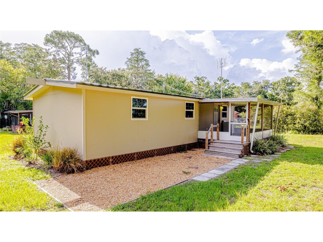 415 1st Street Kenansville FL 34739 S5130896 image1