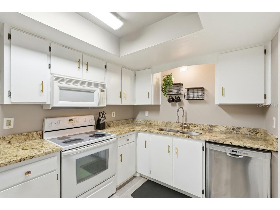 415 Banana Cay Drive #J South Daytona FL 32119 V4946392 image14