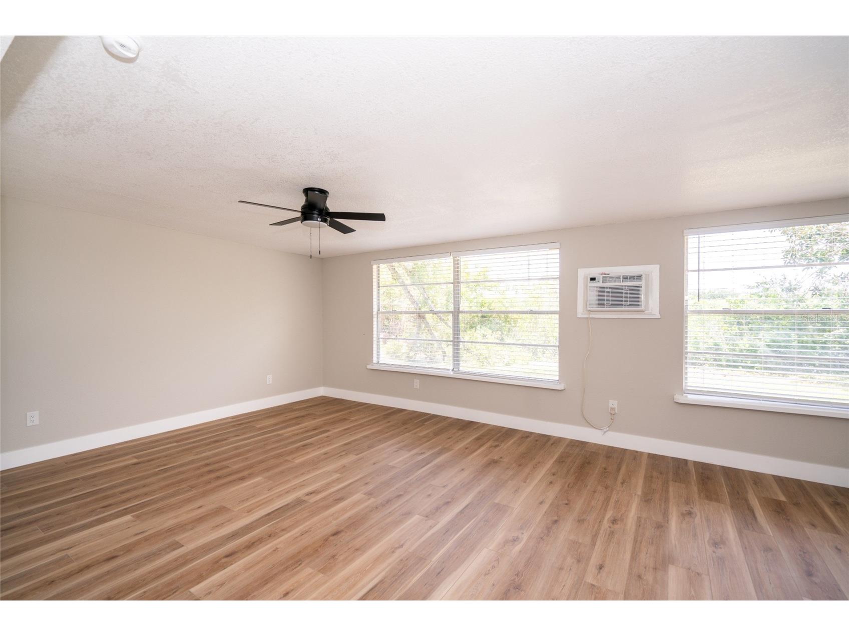 415 Country Club Drive Oldsmar FL 34677 TB8517638 image9