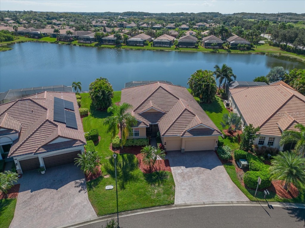 415 Grand Preserve Cove Bradenton FL 34212 - COMMUNITY POND A4588004 image1