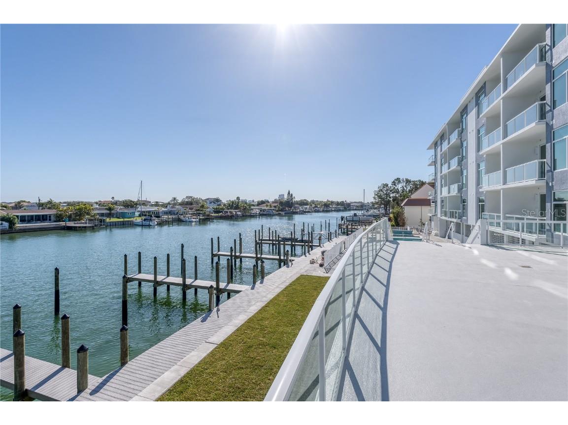 415 Island Way #204 Clearwater Beach FL 33767 W7872731 image1