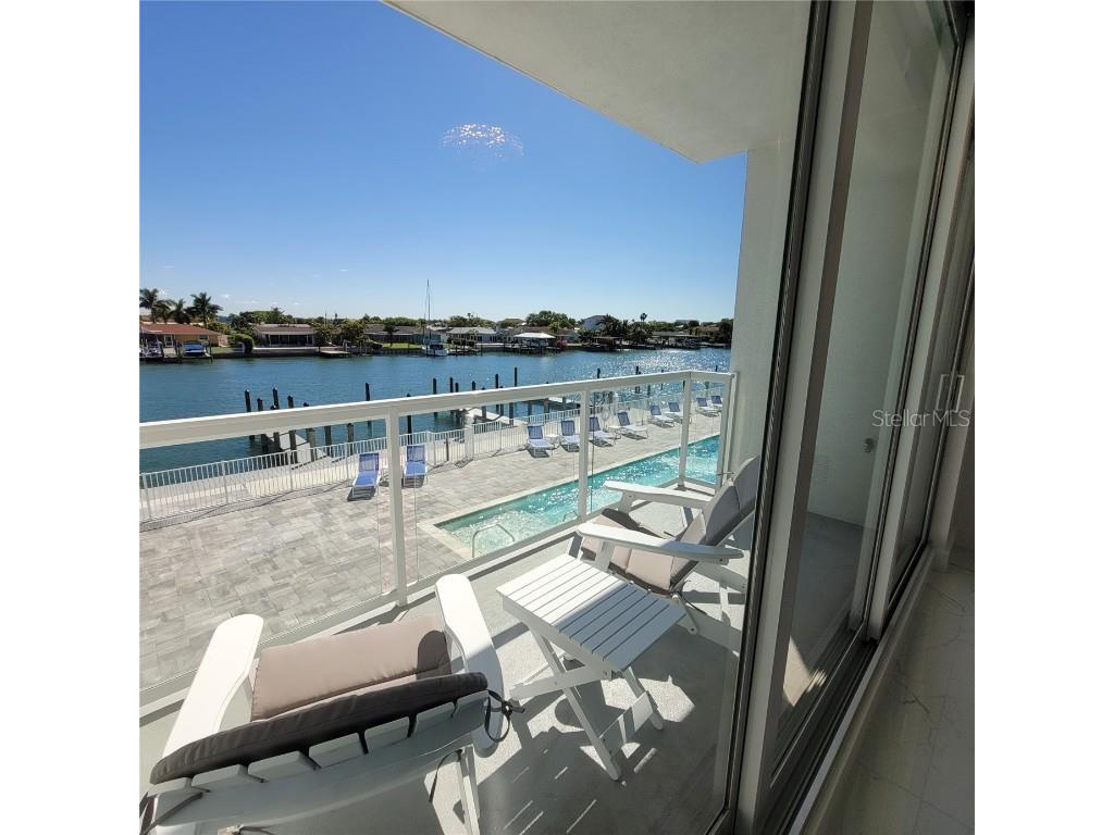 415 Island Way #204 Clearwater Beach FL 33767 W7872731 image2