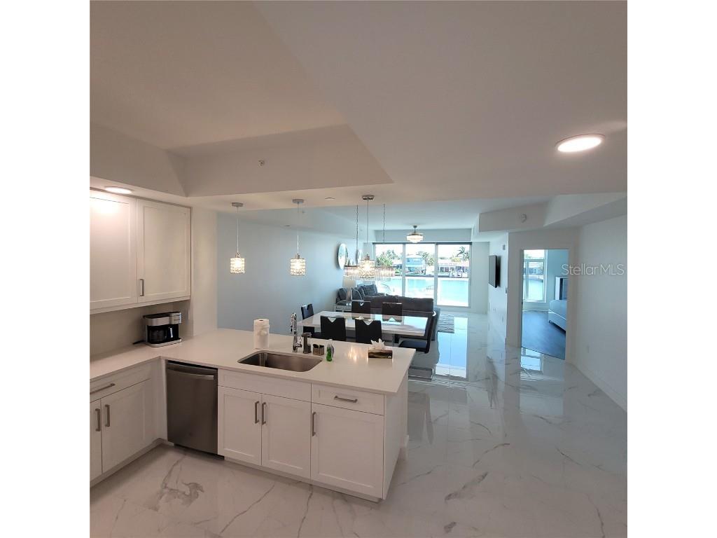 415 Island Way #204 Clearwater Beach FL 33767 W7872731 image4