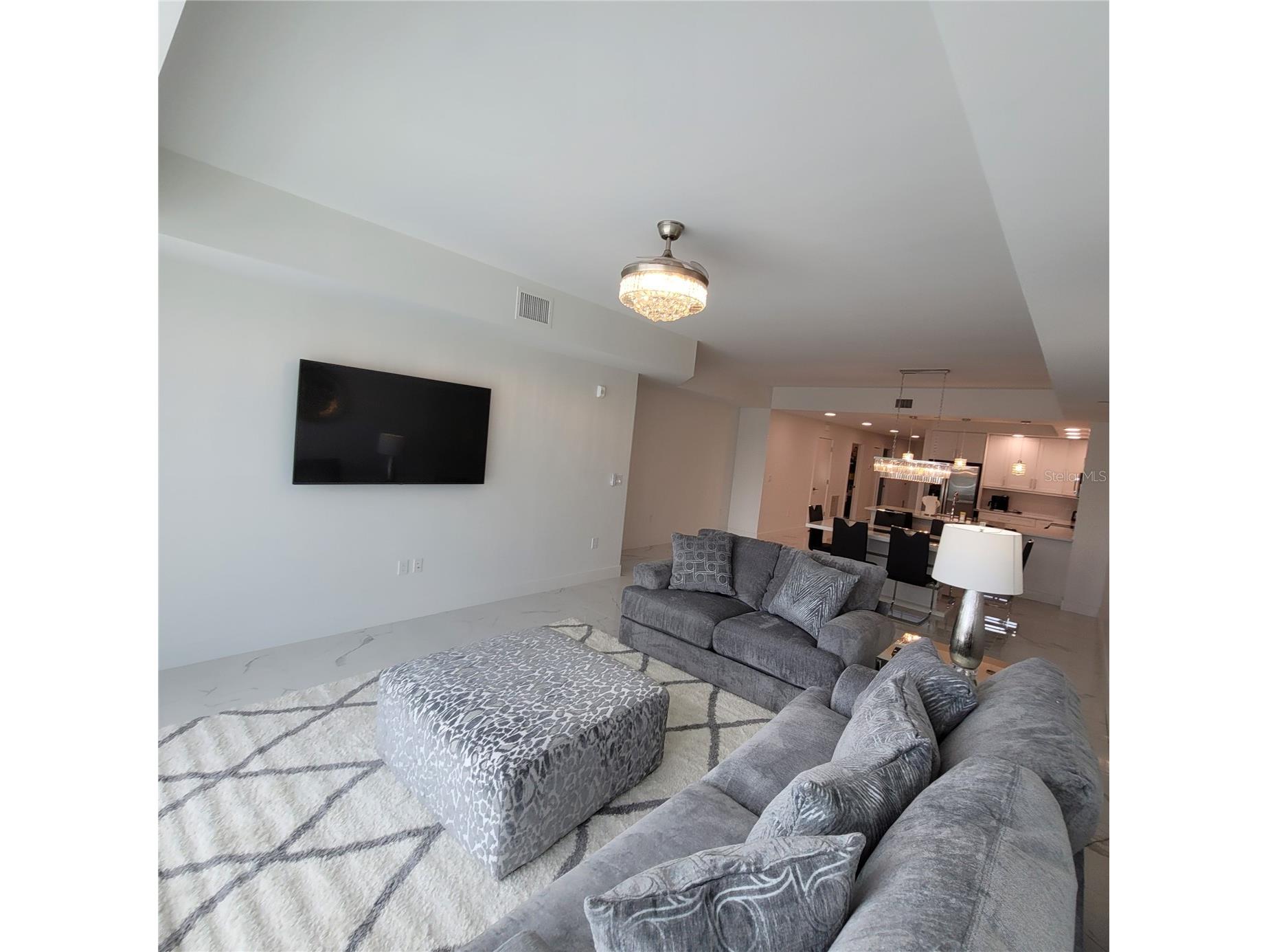 415 Island Way #206 Clearwater Beach FL 33767 W7887385 image4