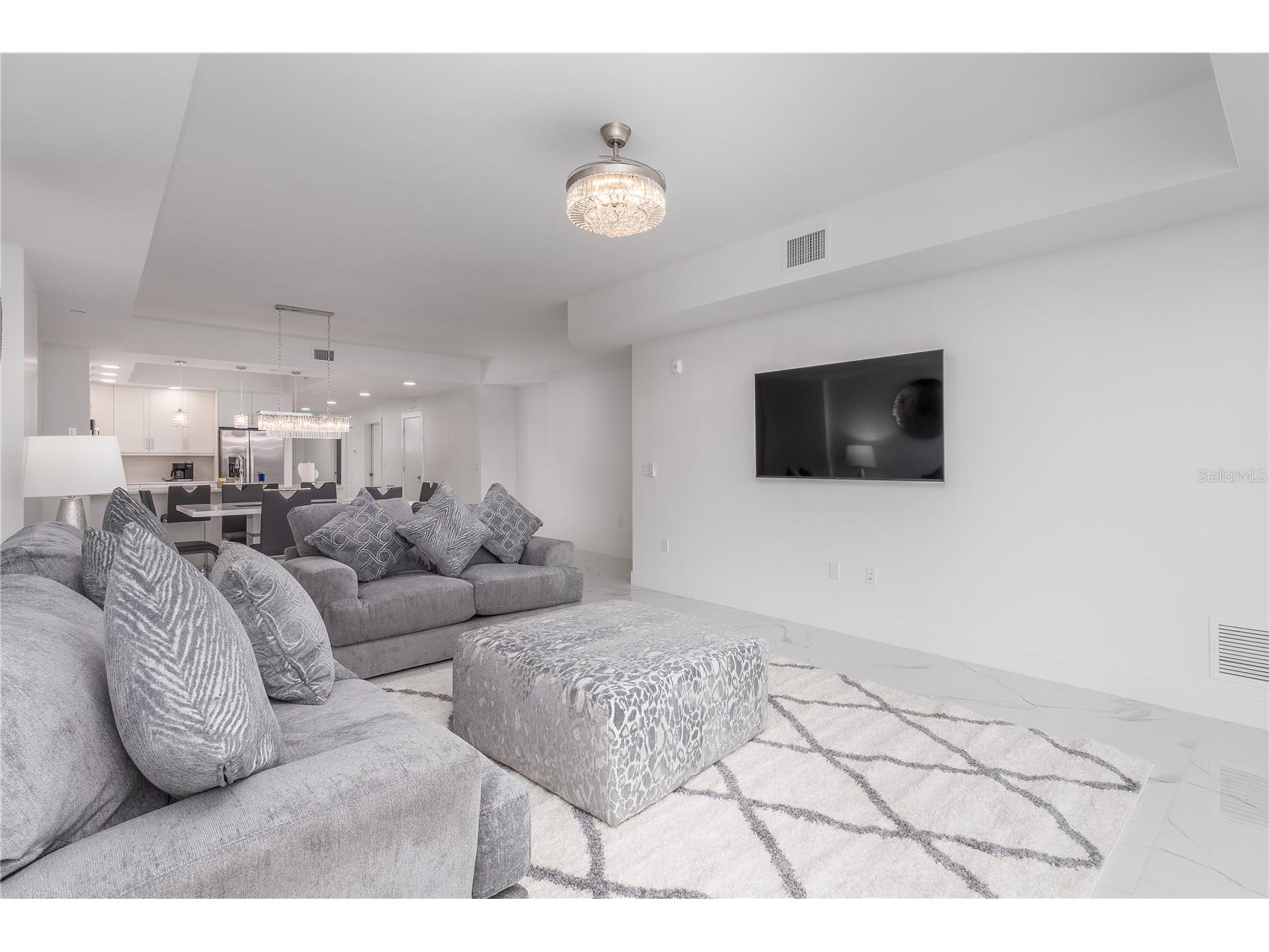 415 Island Way #207 Clearwater Beach FL 33767 W7887414 image4