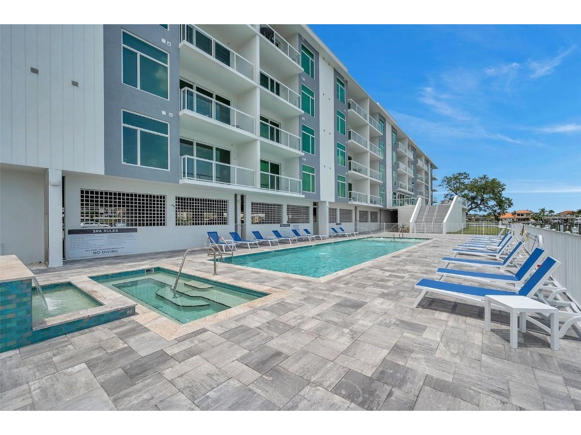 415 Island Way #304 Clearwater FL 33767 - INTRACOASTAL WATERWAY U8201081 image1