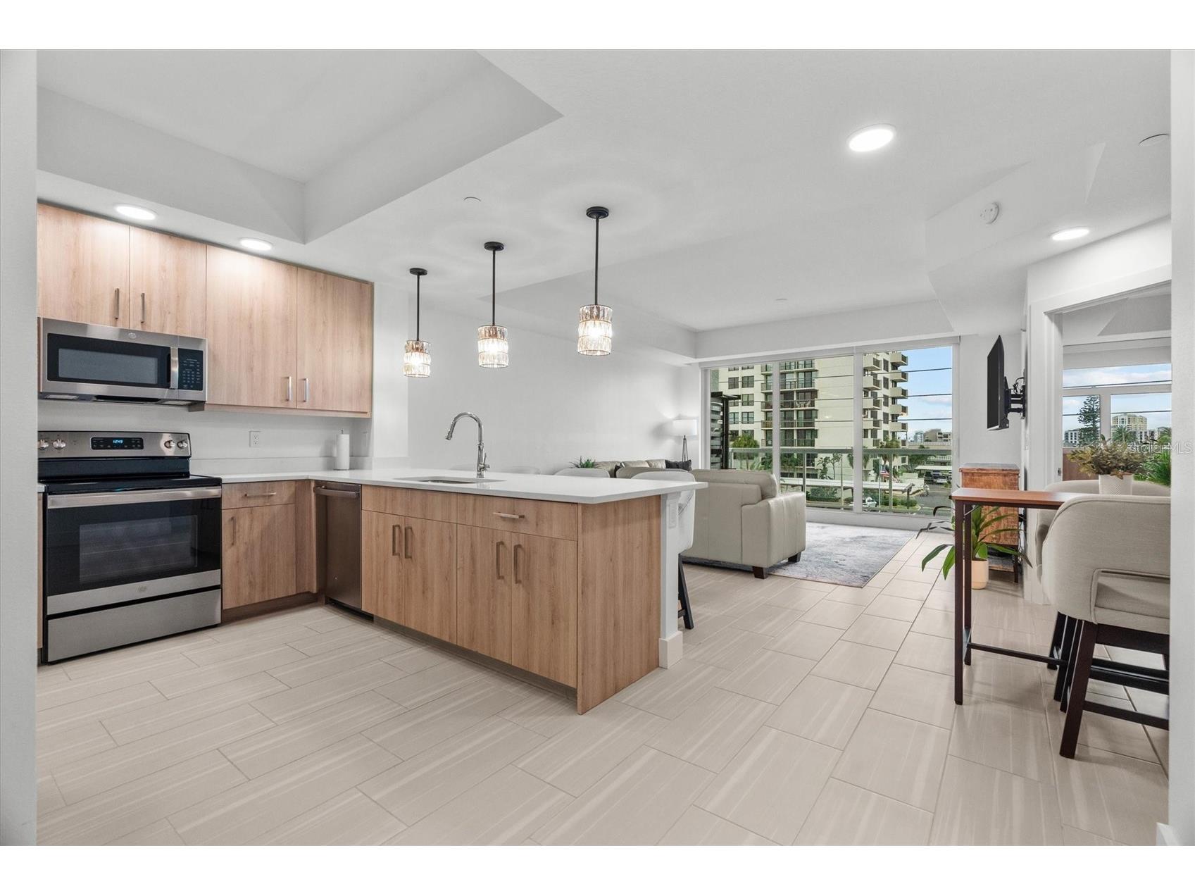 415 Island Way #311 Clearwater Beach FL 33767 TB8520578 image11