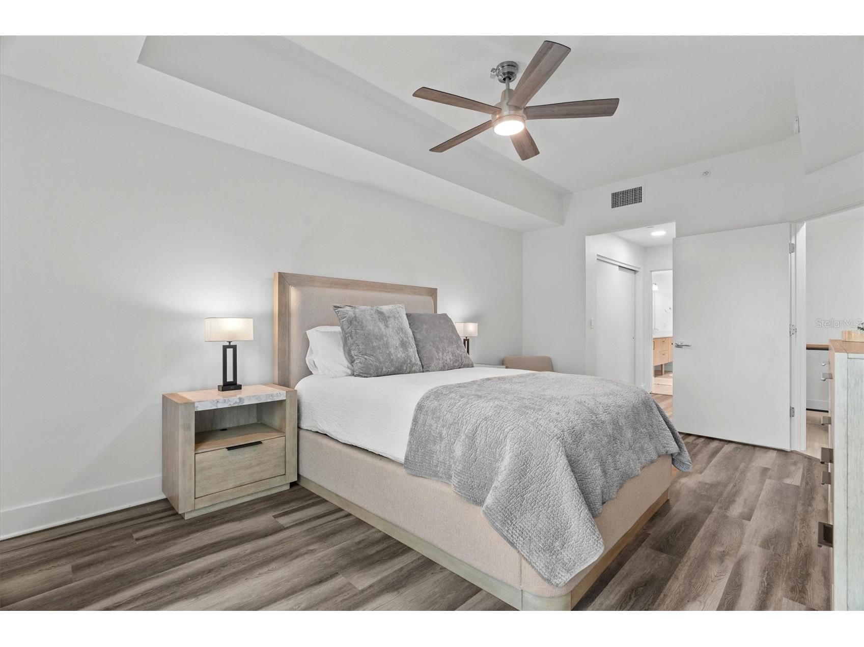 415 Island Way #311 Clearwater Beach FL 33767 TB8520578 image21