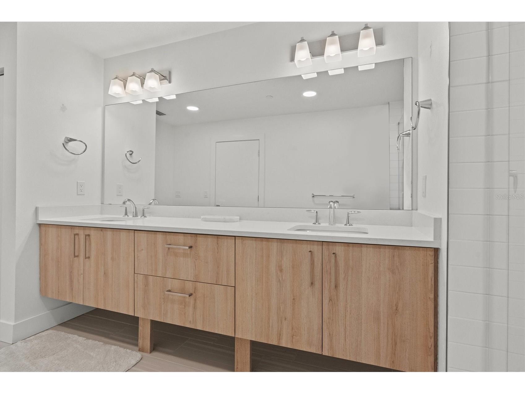 415 Island Way #311 Clearwater Beach FL 33767 TB8520578 image25