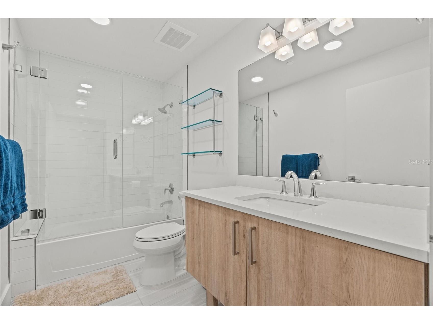 415 Island Way #311 Clearwater Beach FL 33767 TB8520578 image28