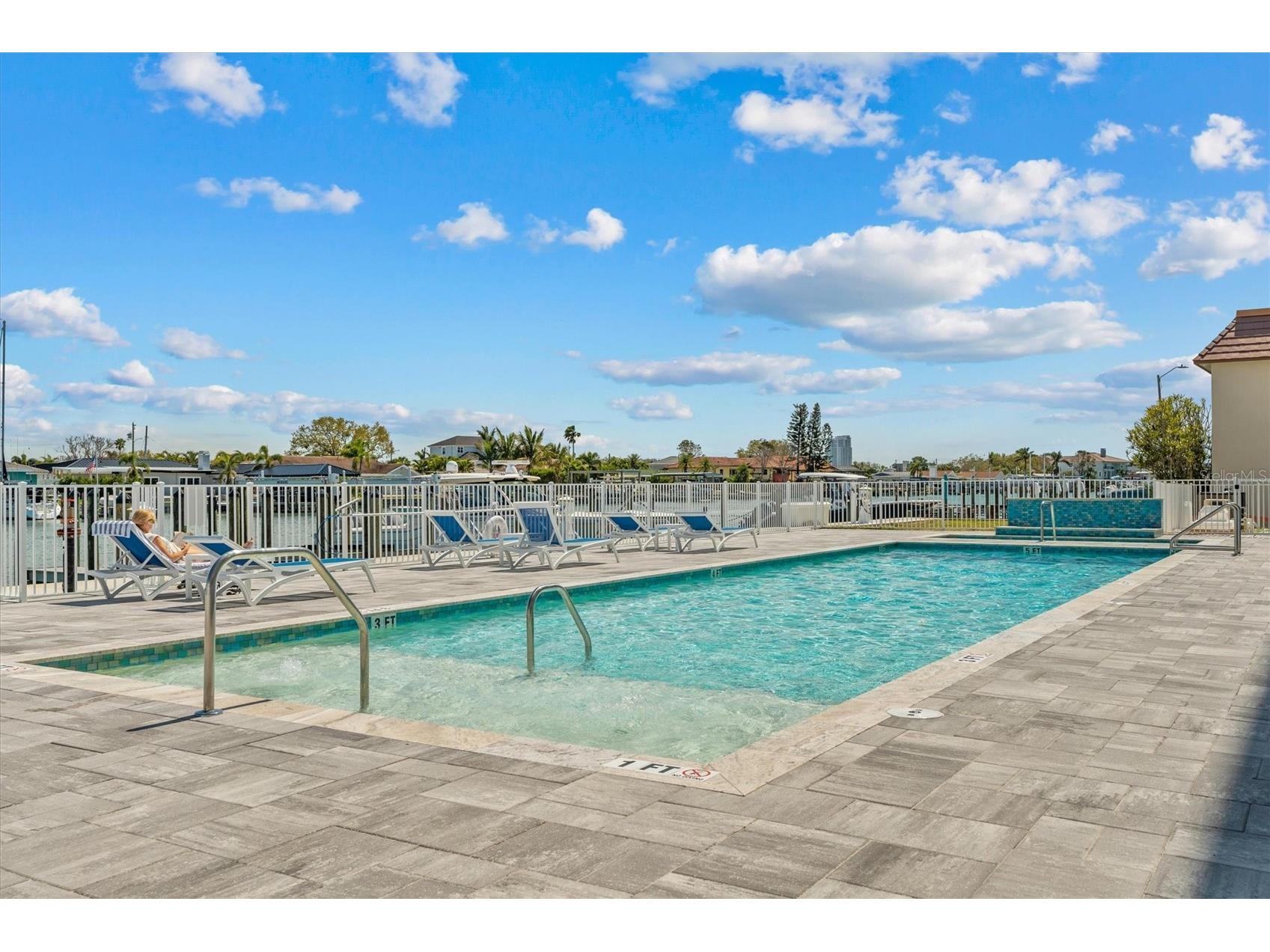 415 Island Way #311 Clearwater Beach FL 33767 TB8520578 image38