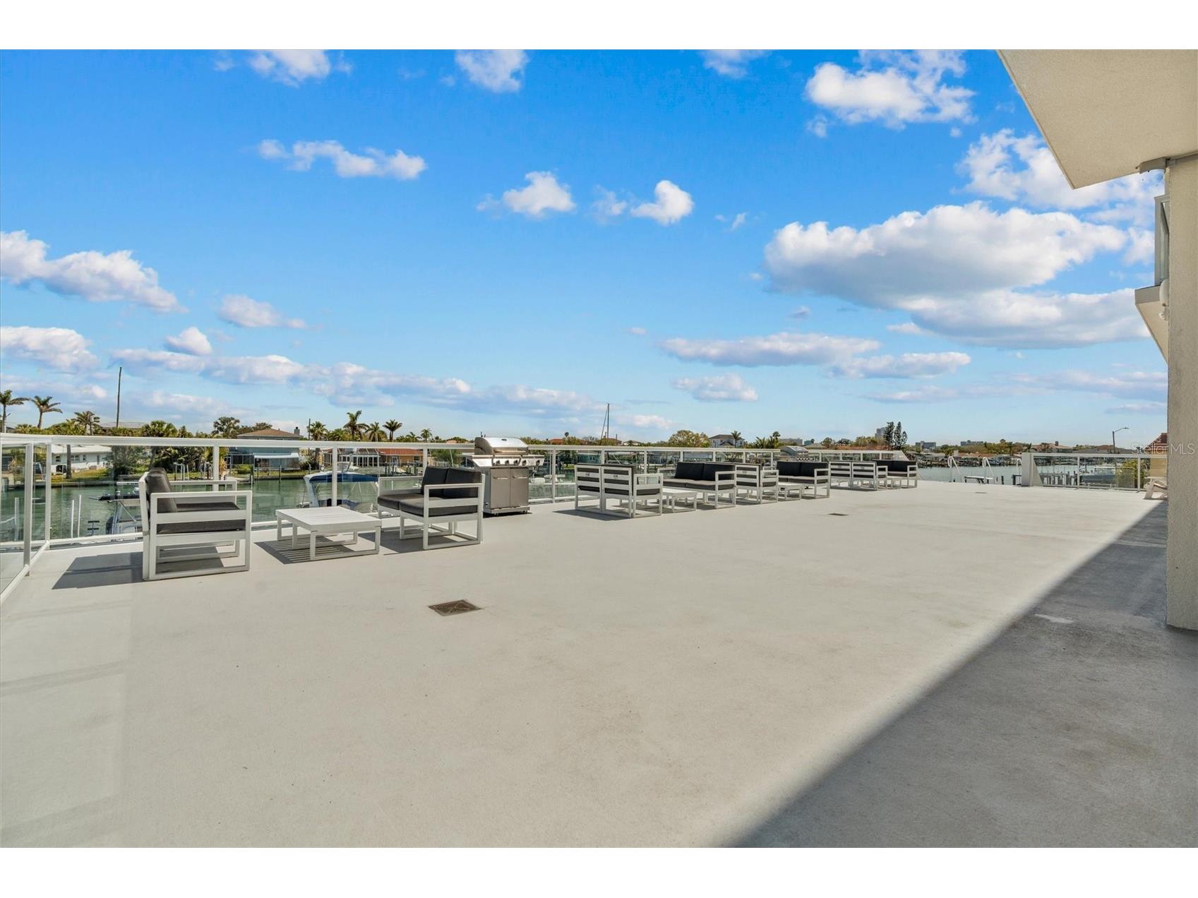 415 Island Way #311 Clearwater Beach FL 33767 TB8520578 image43