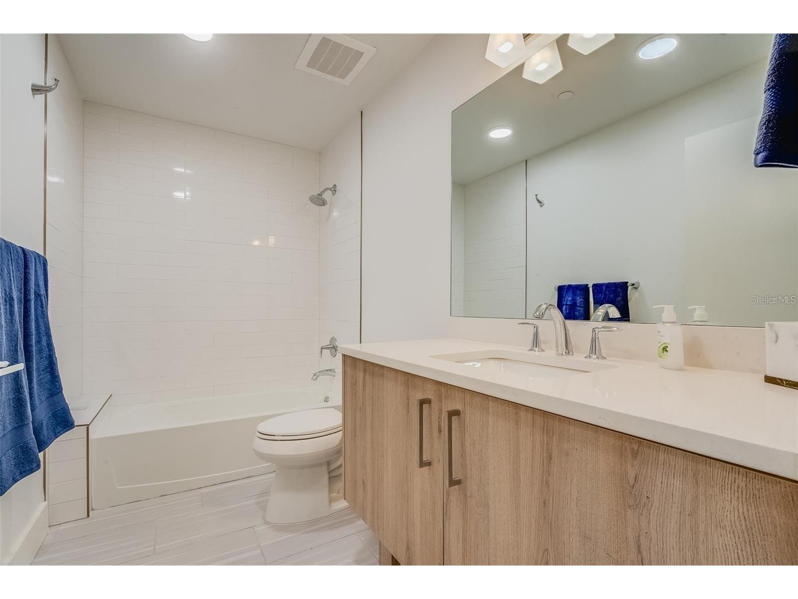 415 Island Way #311 Clearwater FL 33767 TB8478821 image26