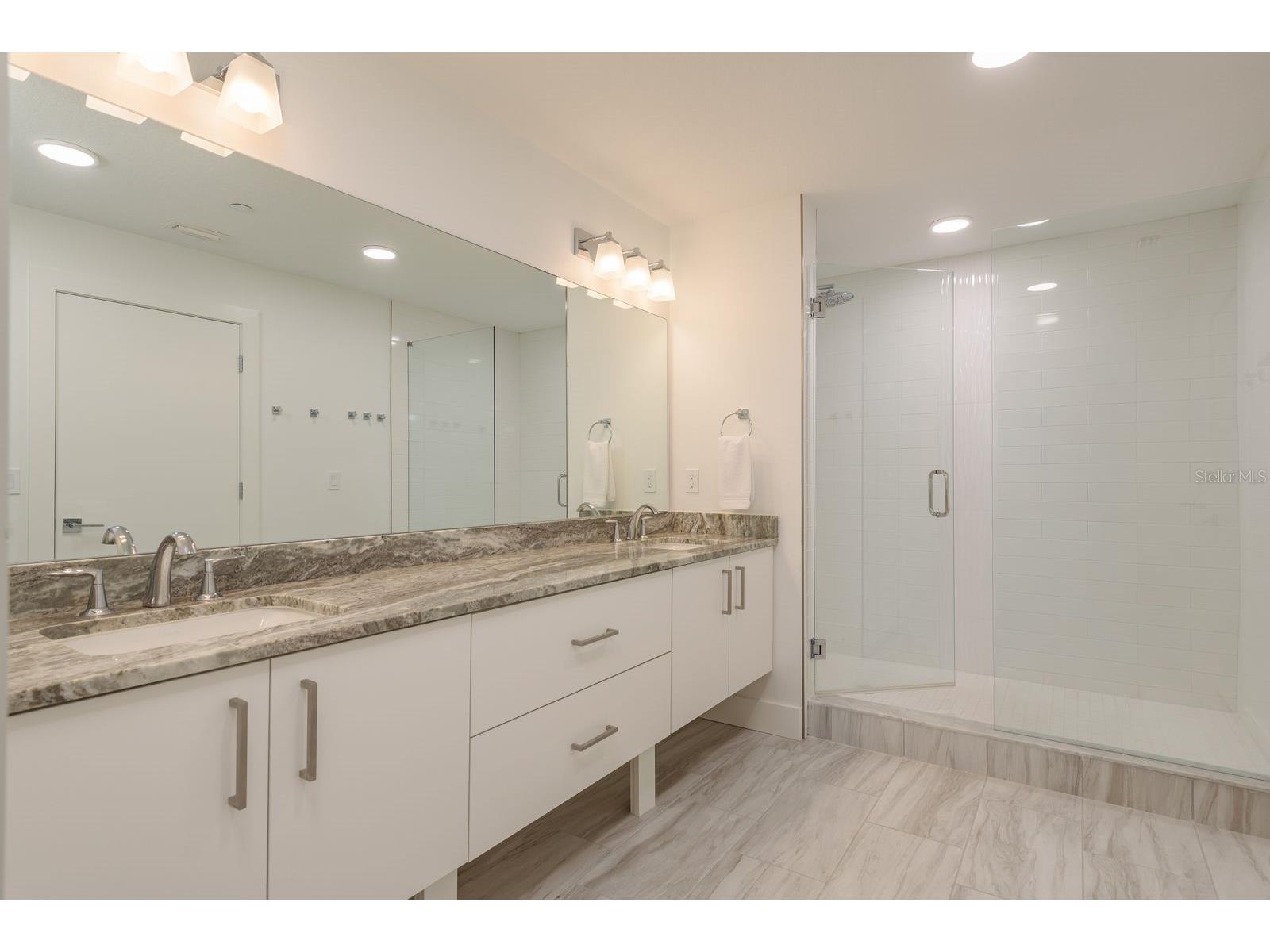 415 Island Way #402 Clearwater Beach FL 33767 TB8471230 image23