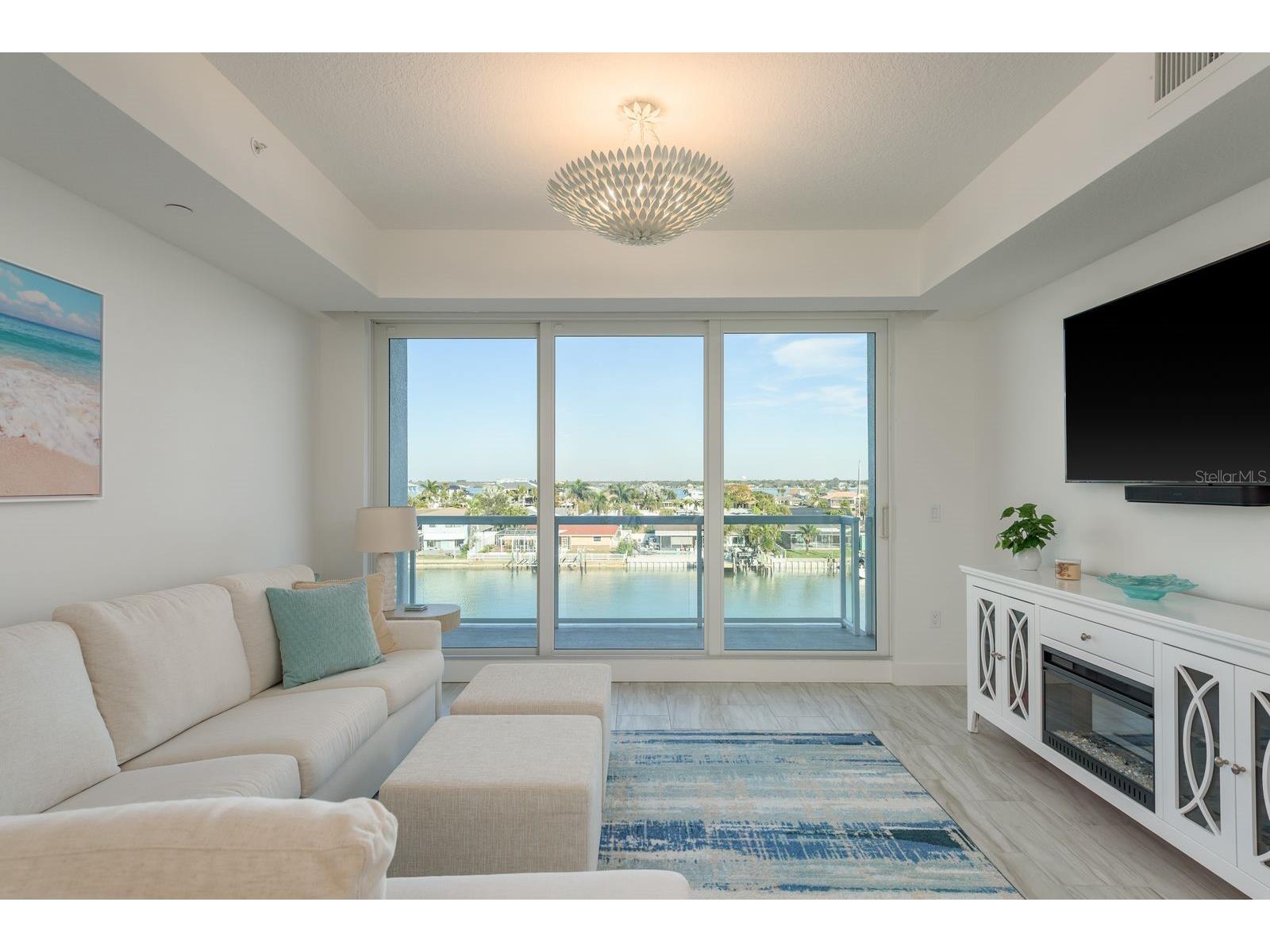 415 Island Way #402 Clearwater Beach FL 33767 TB8471230 image4