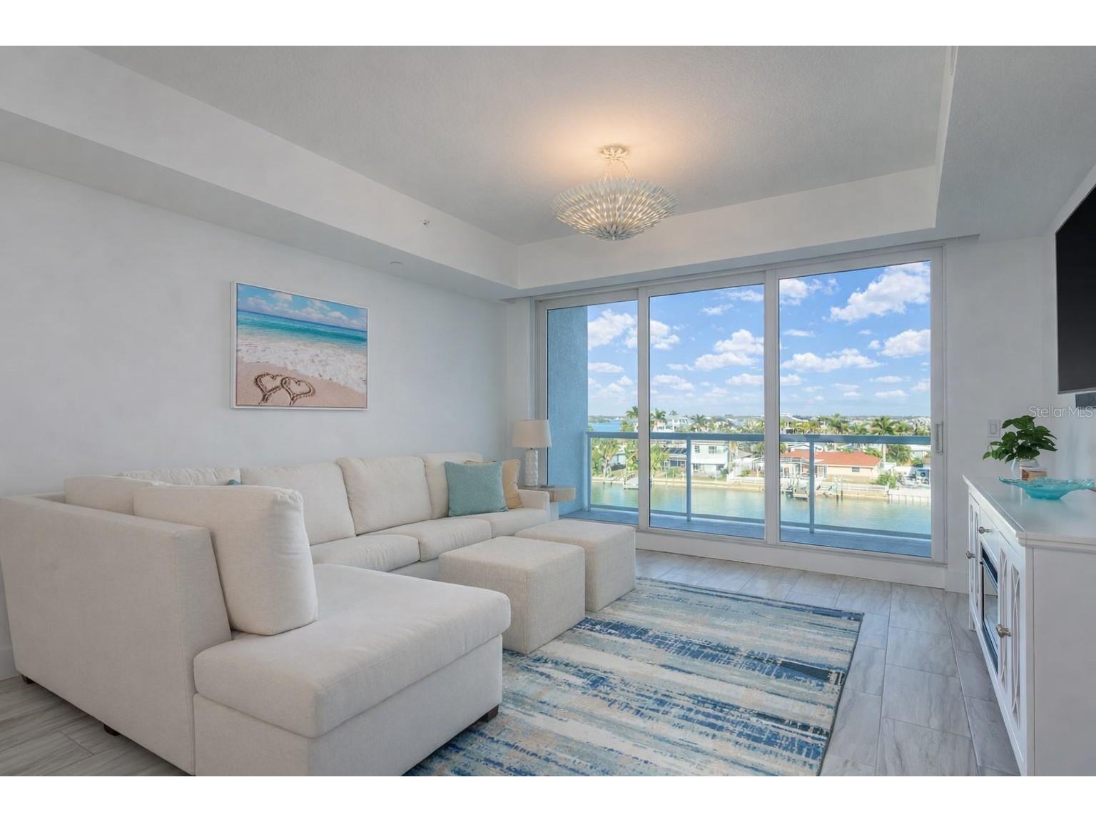 415 Island Way #402 Clearwater Beach FL 33767 TB8471230 image5