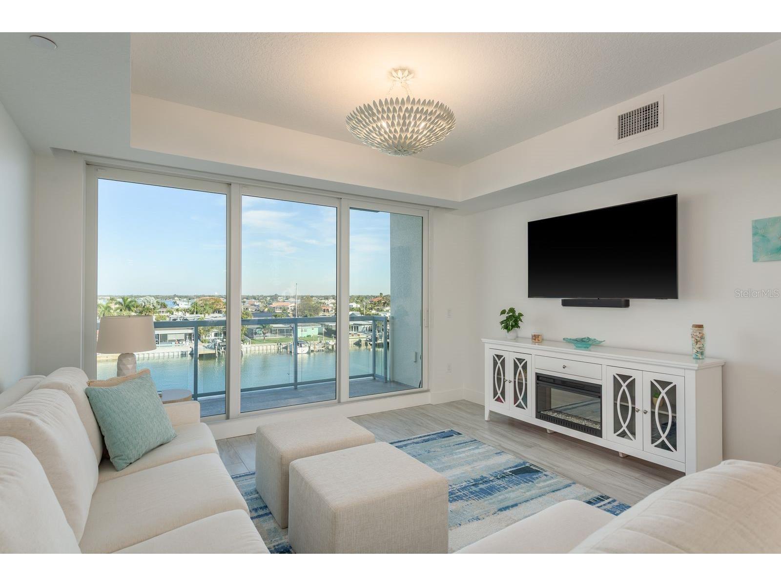 415 Island Way #402 Clearwater Beach FL 33767 TB8471230 image6